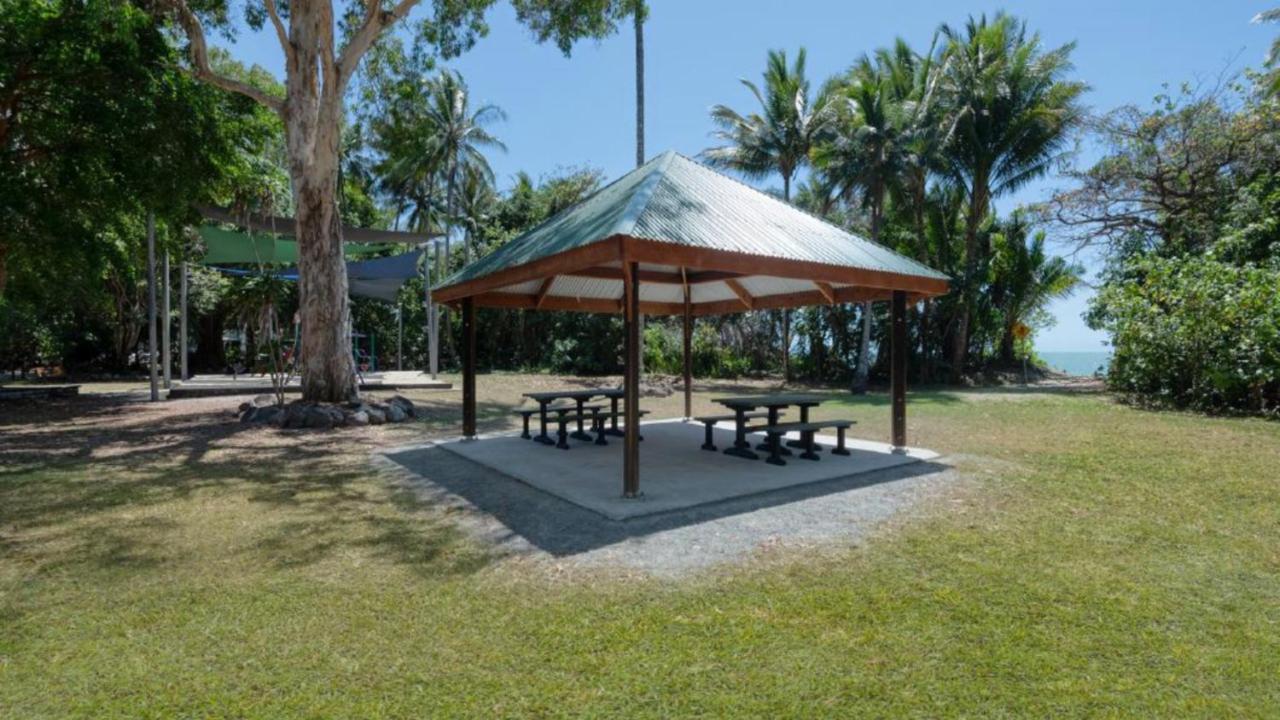 9 Plantation House