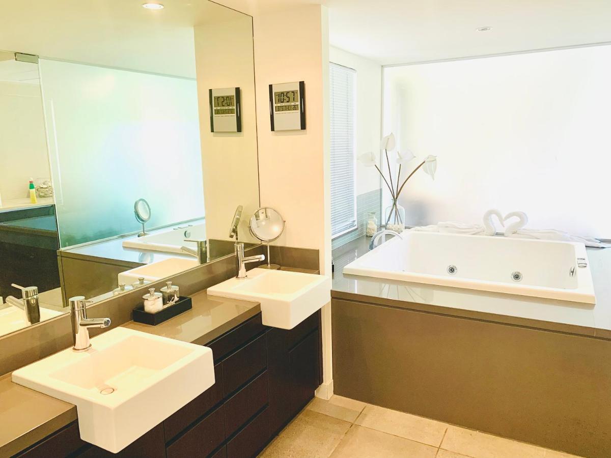 Tropical Retreat - Poolside Swimout - Ground Floor - Sea Temple & Port Douglas