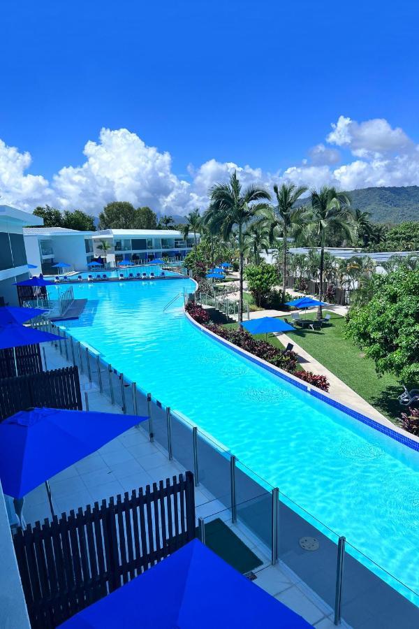 Pool Aparthotel