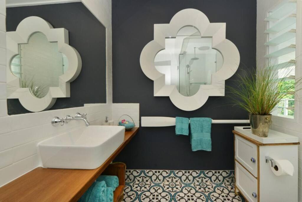 Apartment Jamaica House, *