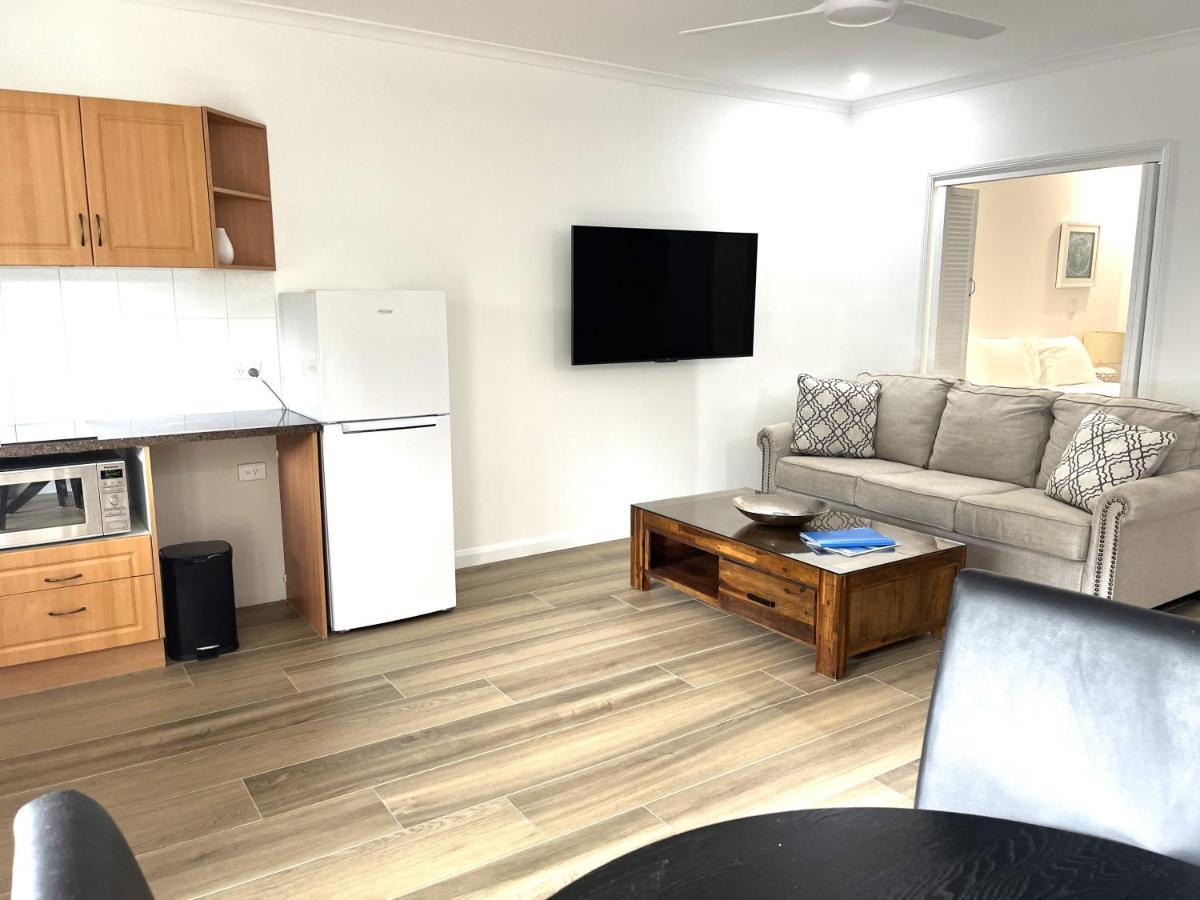 Regal 32 - Bath - Macrossan St Apartment Port Douglas
