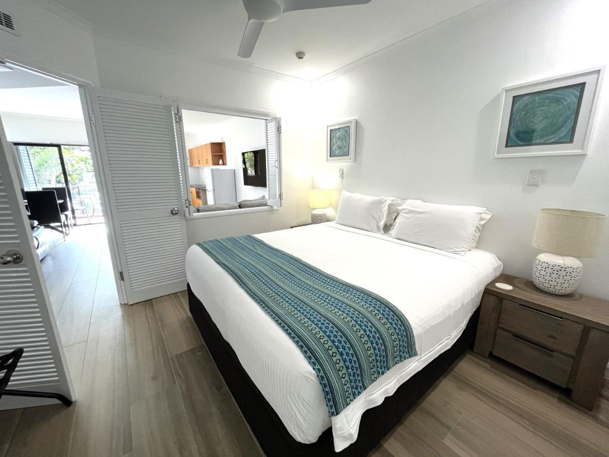 Regal 32 - Bath - Macrossan St *