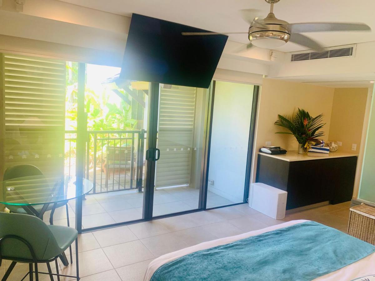 Tropical Retreat - Poolside Swimout - Ground Floor - Sea Temple & Apartment *