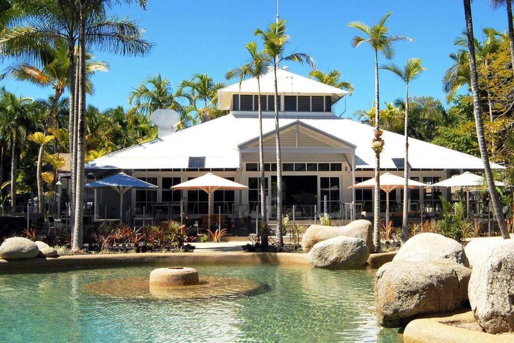 Escape Life @ Port Douglas