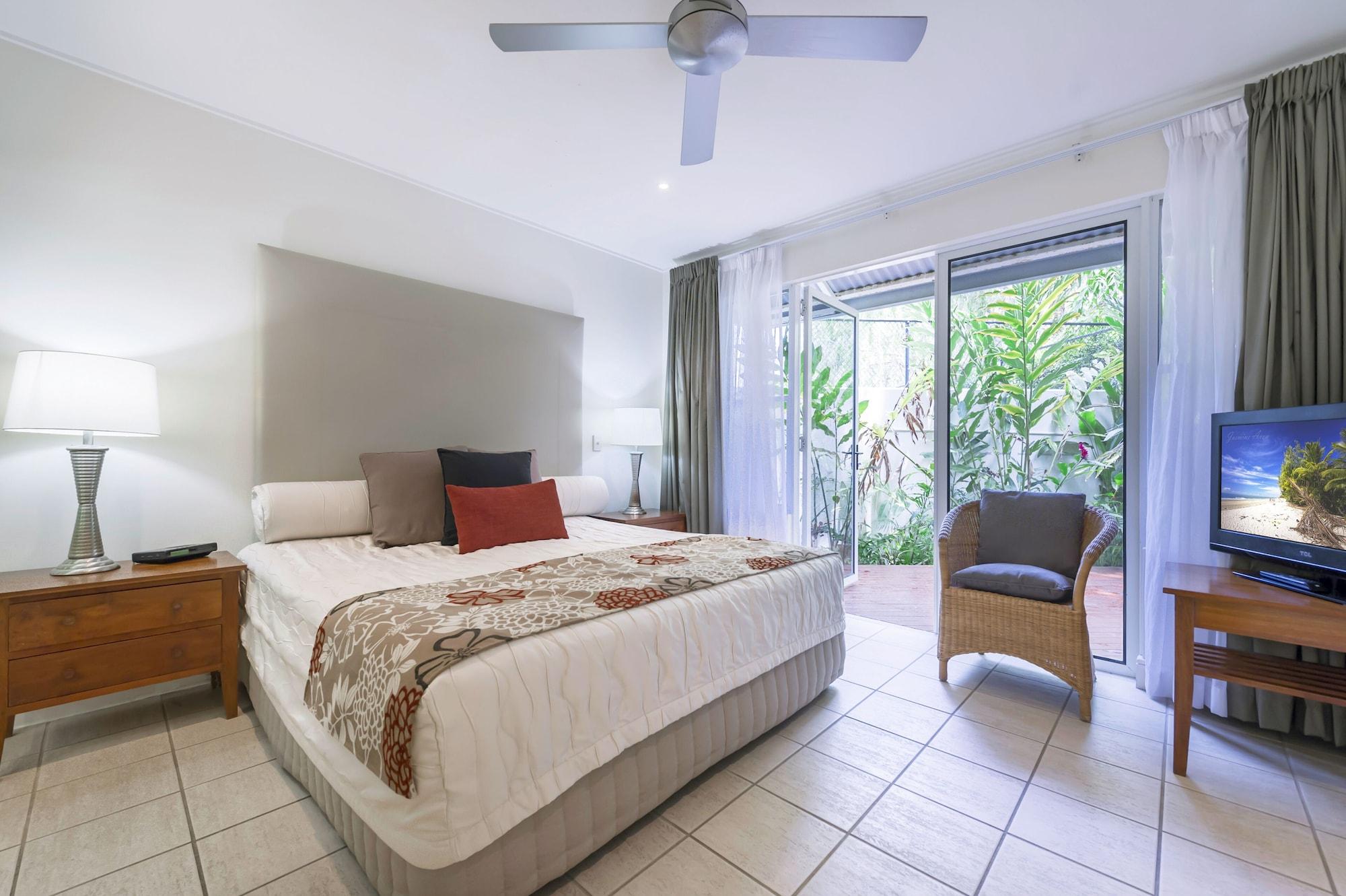 Aparthotel Mandalay Luxury Beachfront Port Douglas