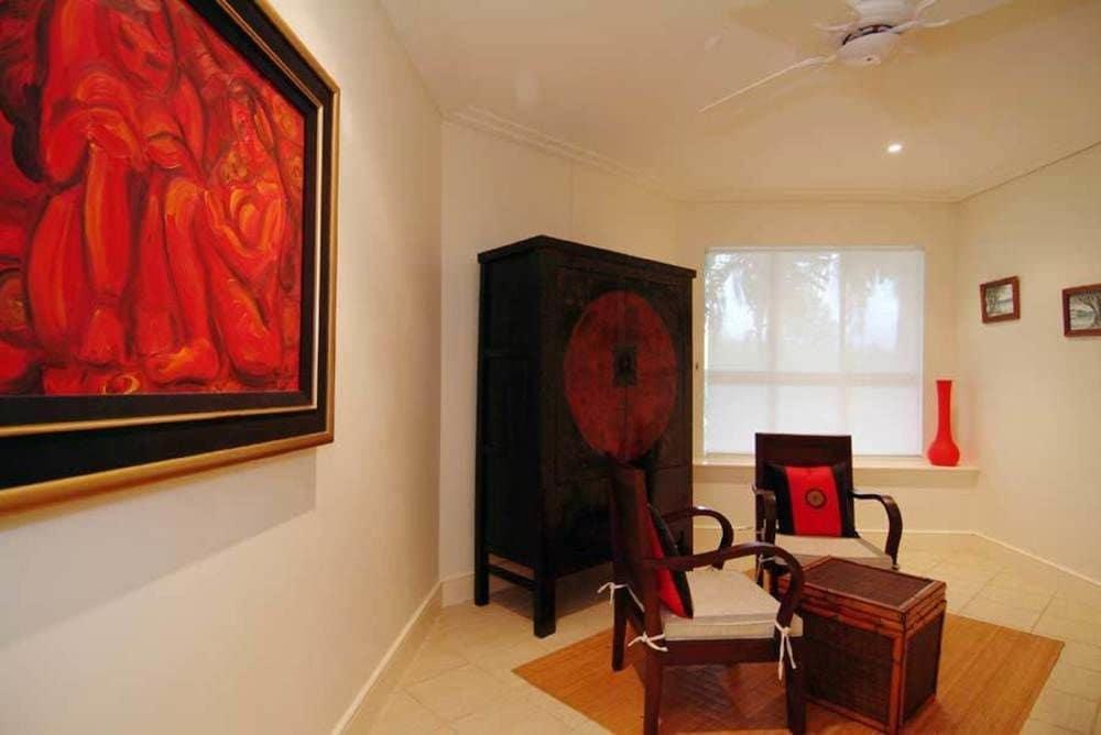 Aparthotel Mandalay Luxury Beachfront Port Douglas