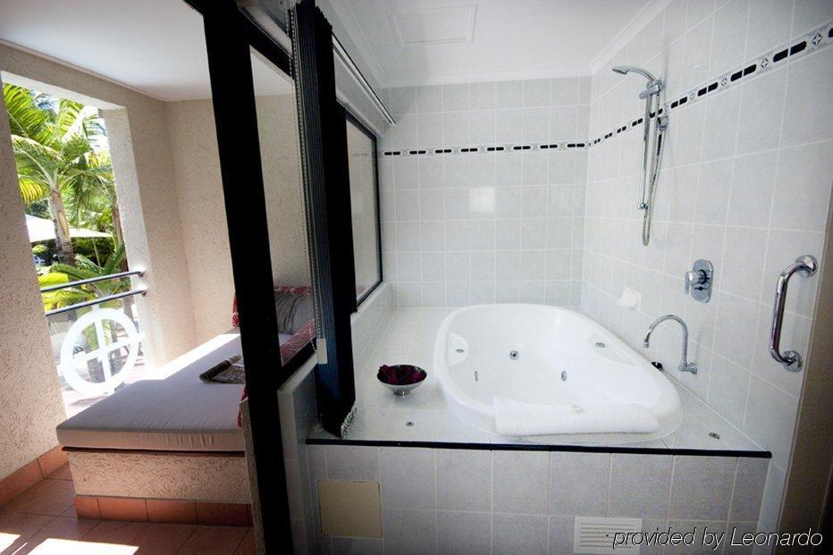 Regal Aparthotel 4*