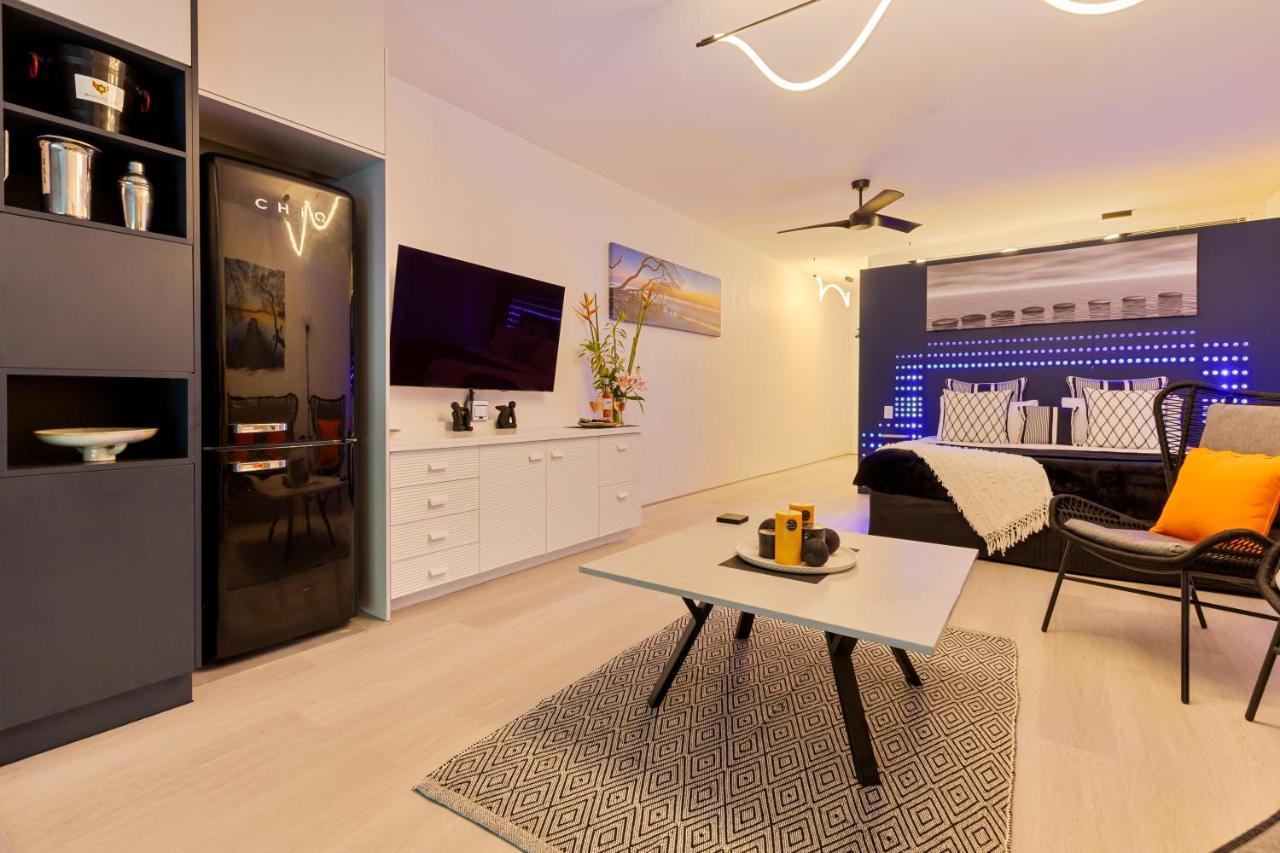 Chic In The Heart Of Town Apartment Port Douglas