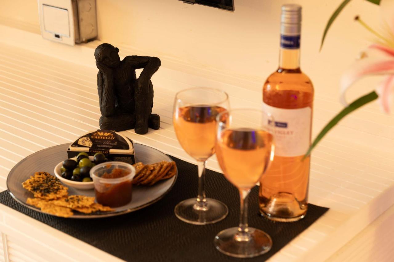 Chic In The Heart Of Town Apartment Port Douglas