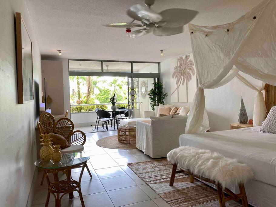 Wanderlust - Little Slice Of Heaven On Macrossan Str Apartment