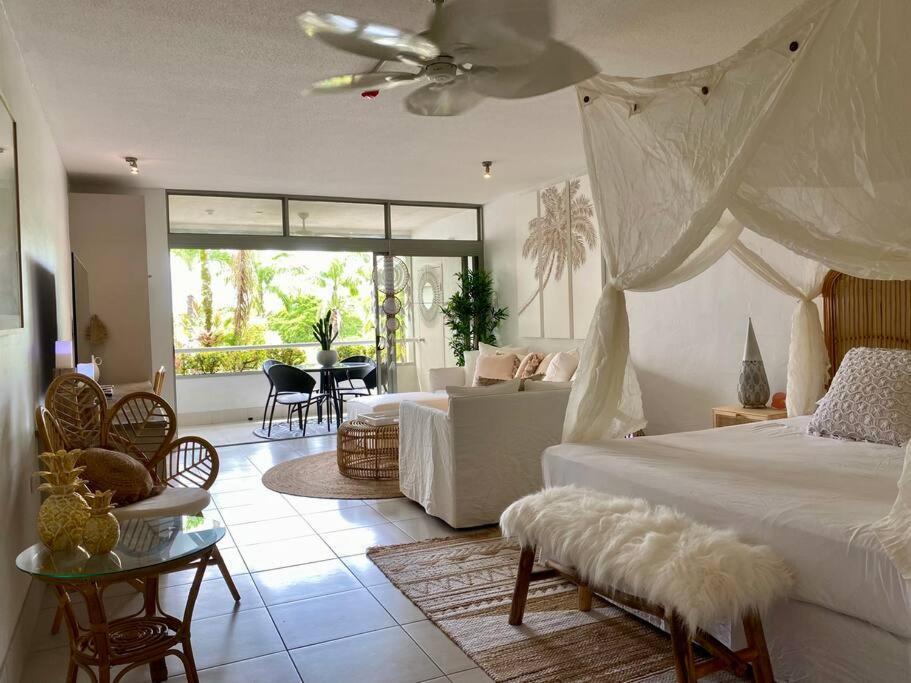 Wanderlust - Little Slice Of Heaven On Macrossan Str Apartment *