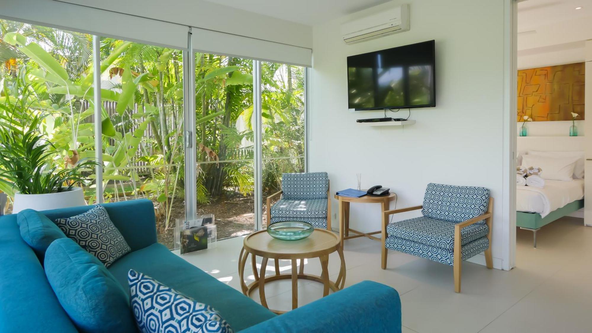 Pool Aparthotel 4*