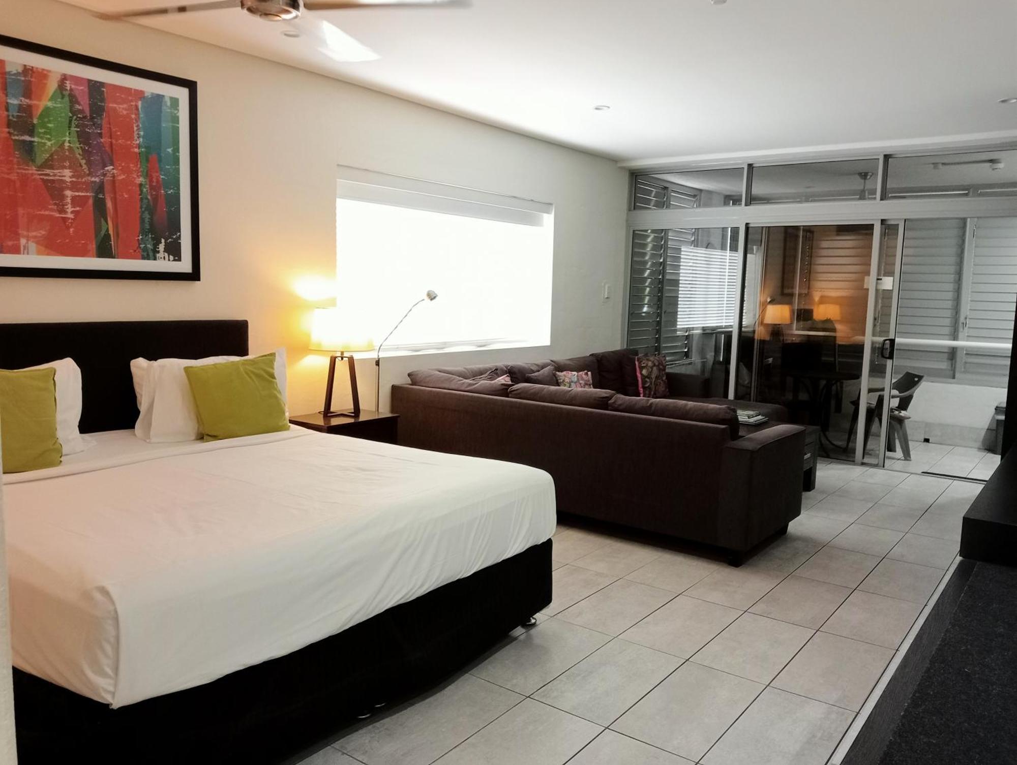 Aparthotel Club Tropical - Official Onsite Reception & Check In