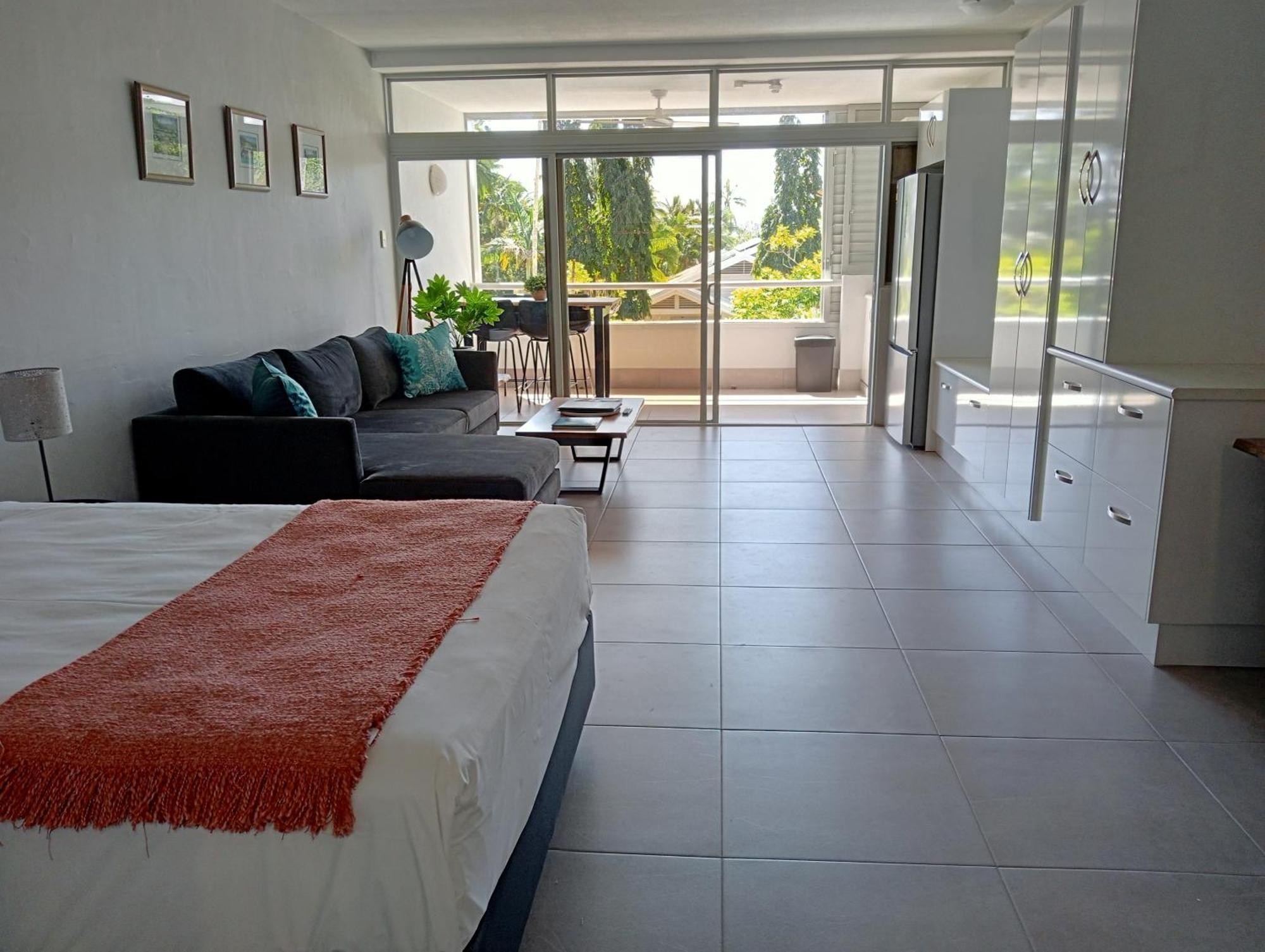 Club Tropical - Official Onsite Reception & Check In Aparthotel