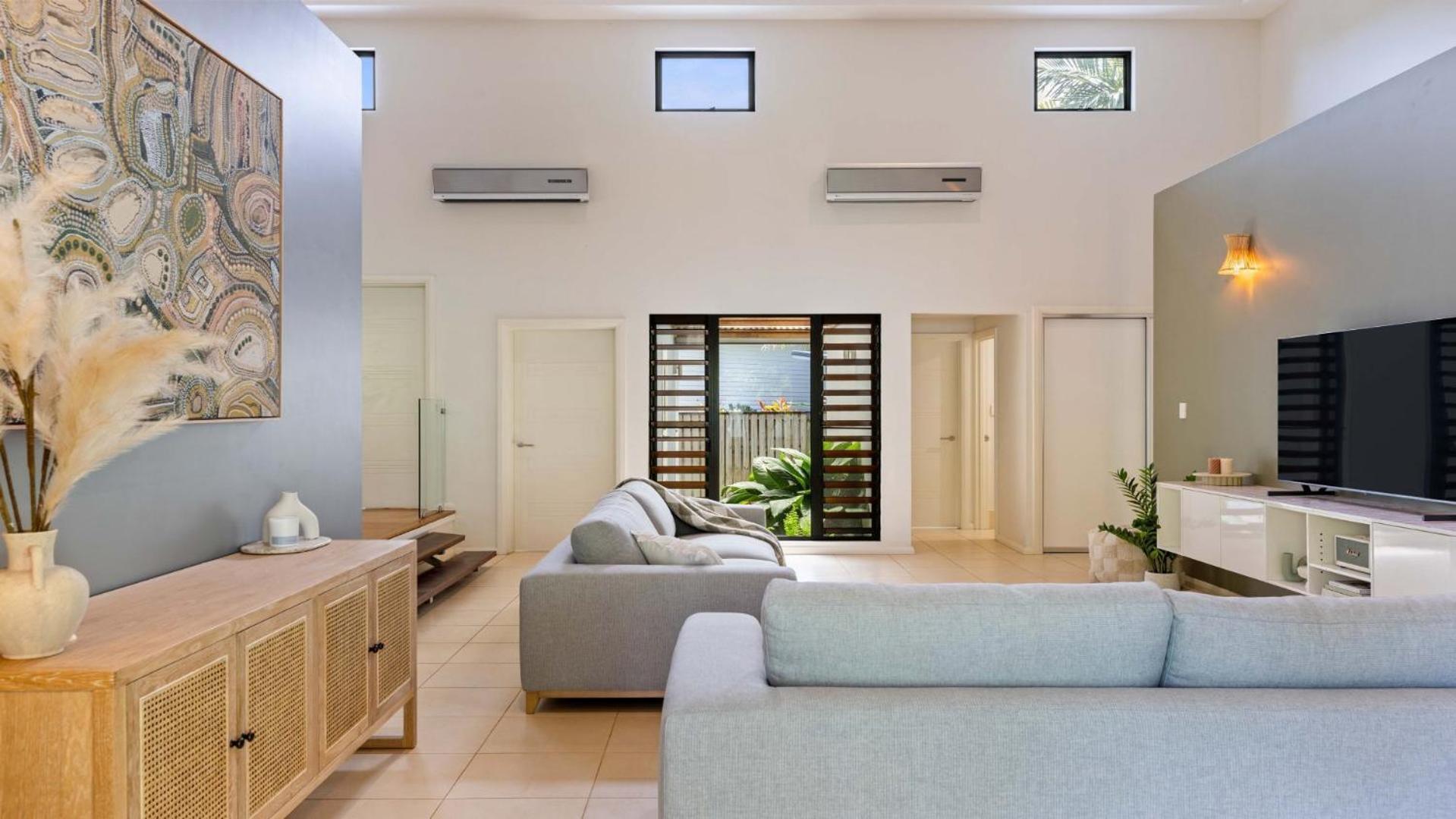 25 The Lakes Estate