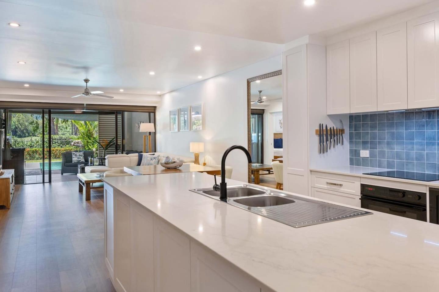 Sanctuary In Temple - Living Redefined Apartment Port Douglas