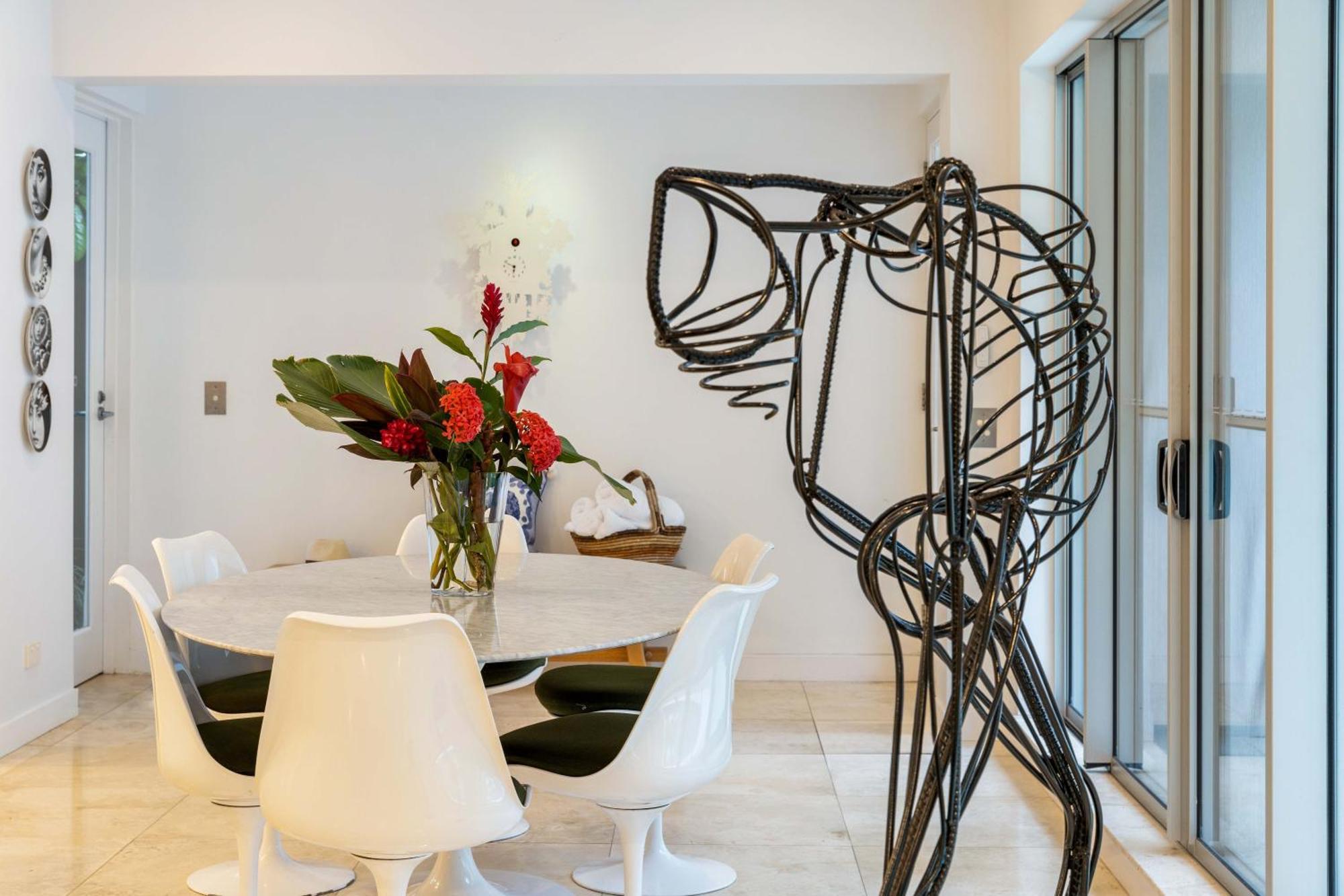 Beachfront 4 Bedroom Luxury - 16 Solander Boulevard *