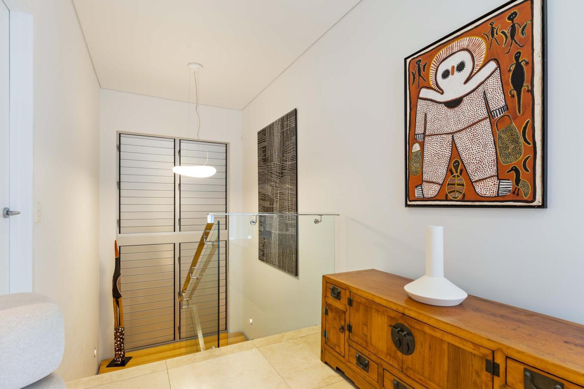 Beachfront 4 Bedroom Luxury - 16 Solander Boulevard Port Douglas