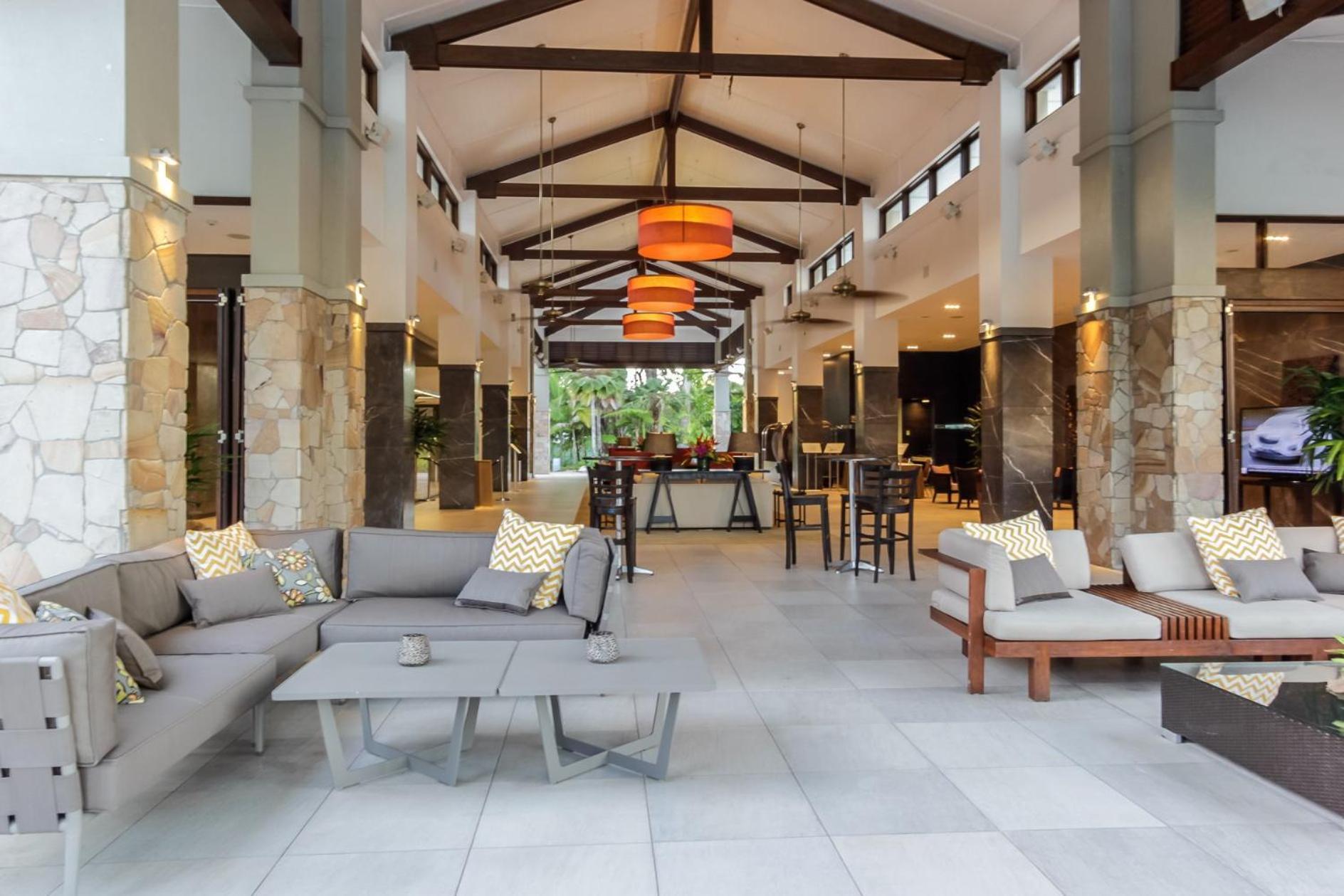 Apartment Sanctuary In Temple - Living Redefined *