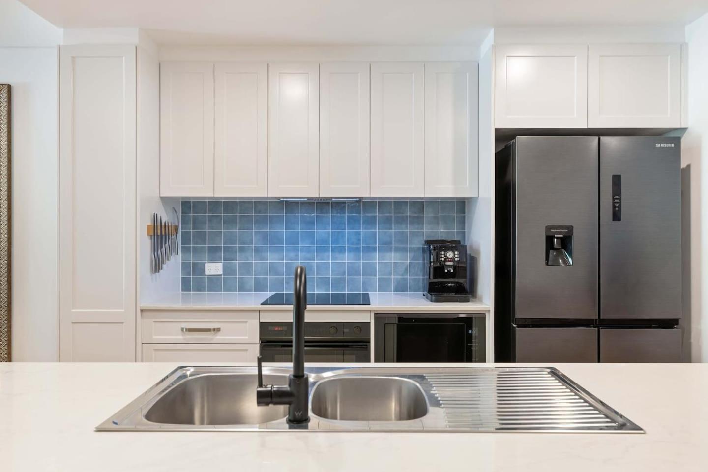 Apartment Sanctuary In Temple - Living Redefined