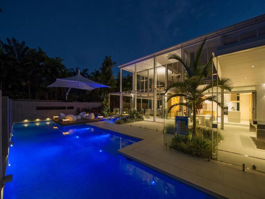 The White Oasis - 5 Bedroom Luxury In Town * Port Douglas