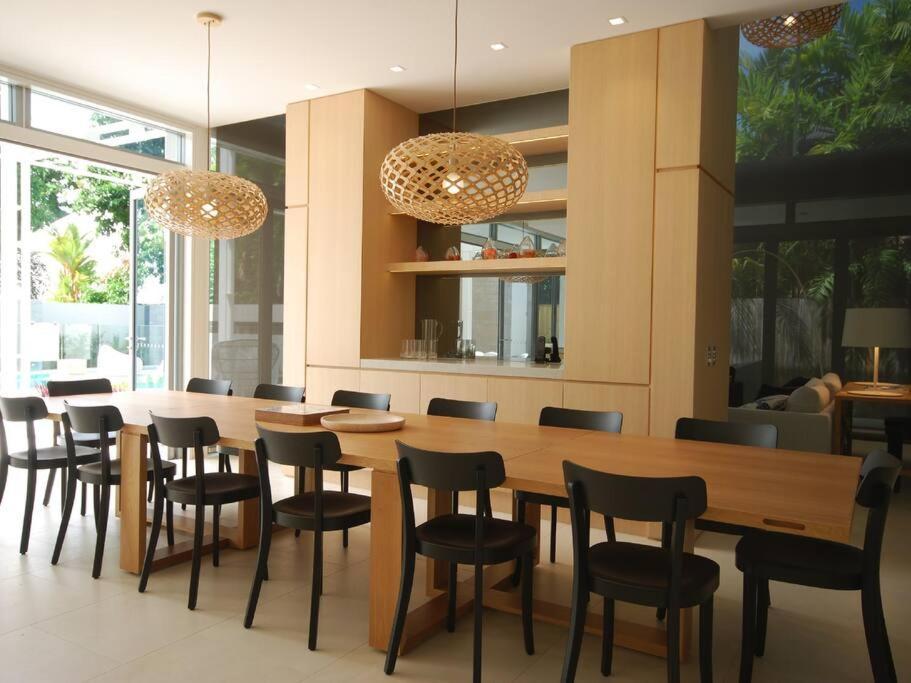 The White Oasis - 5 Bedroom Luxury In Town Holiday home