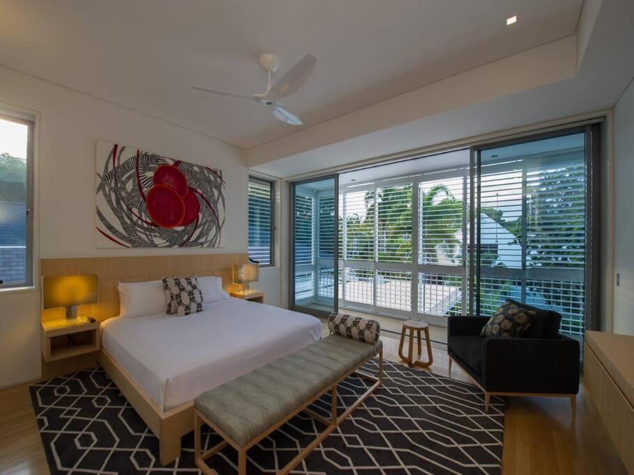 The White Oasis - 5 Bedroom Luxury In Town Holiday home