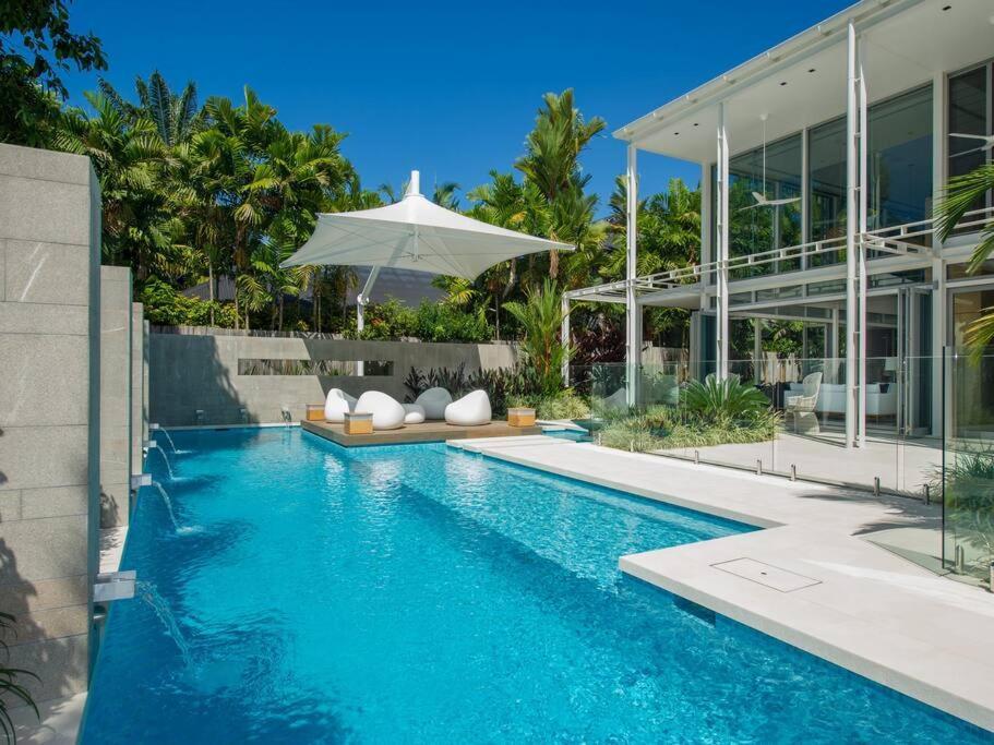 The White Oasis - 5 Bedroom Luxury In Town Holiday home
