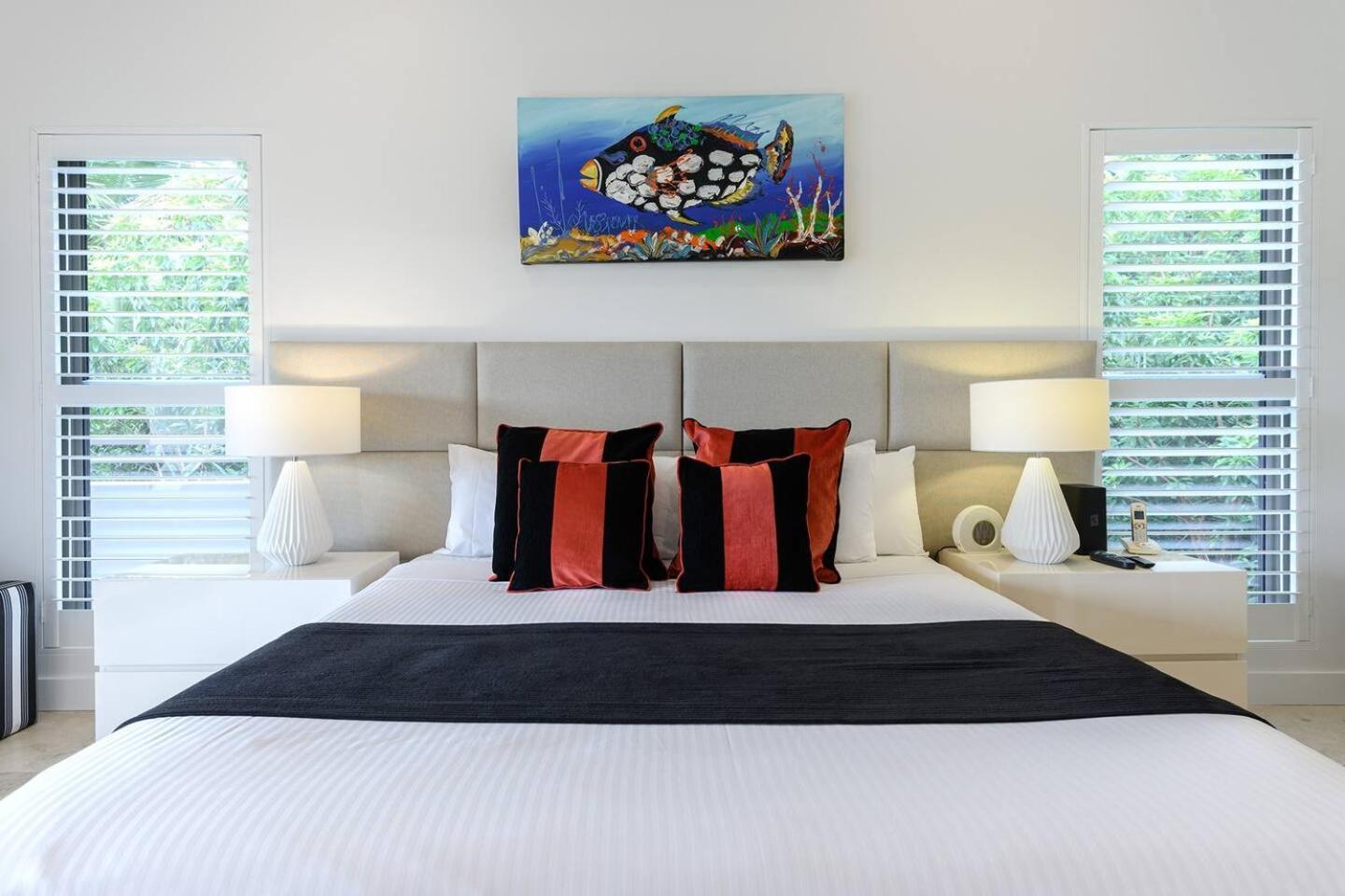 Villa Mercedes - Poolside Tranquility On St Port Douglas