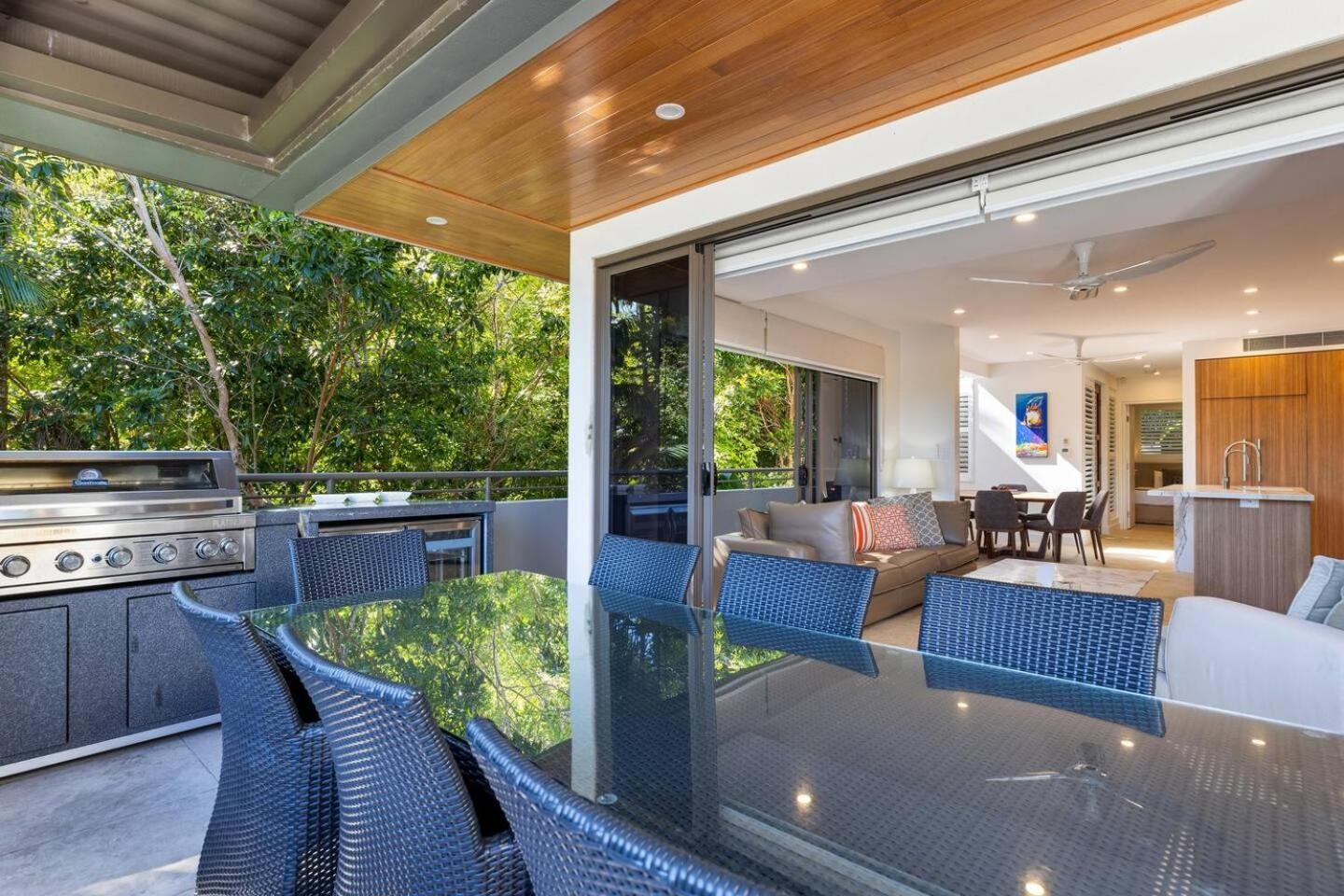 Villa Mercedes - Poolside Tranquility On St