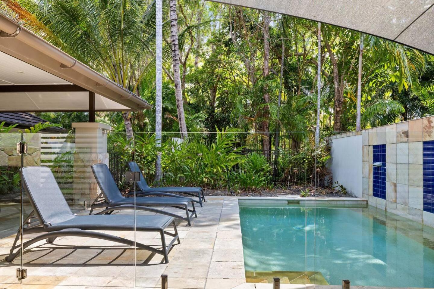 The Plunge Pool - Private Living Apartment