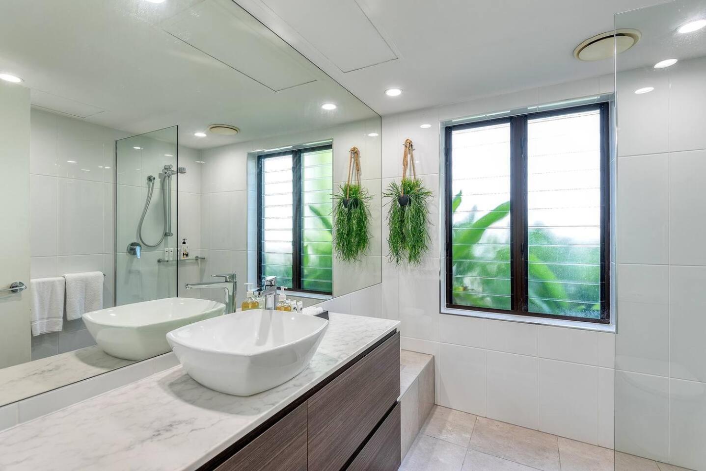 Apartment Poolside At Temple - A Lush Tropical Escape