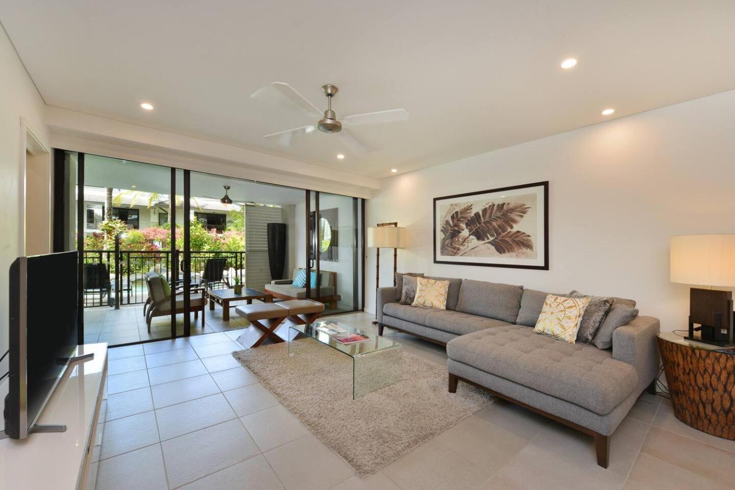 Resort-style Swim Out - A True Tropical Oasis