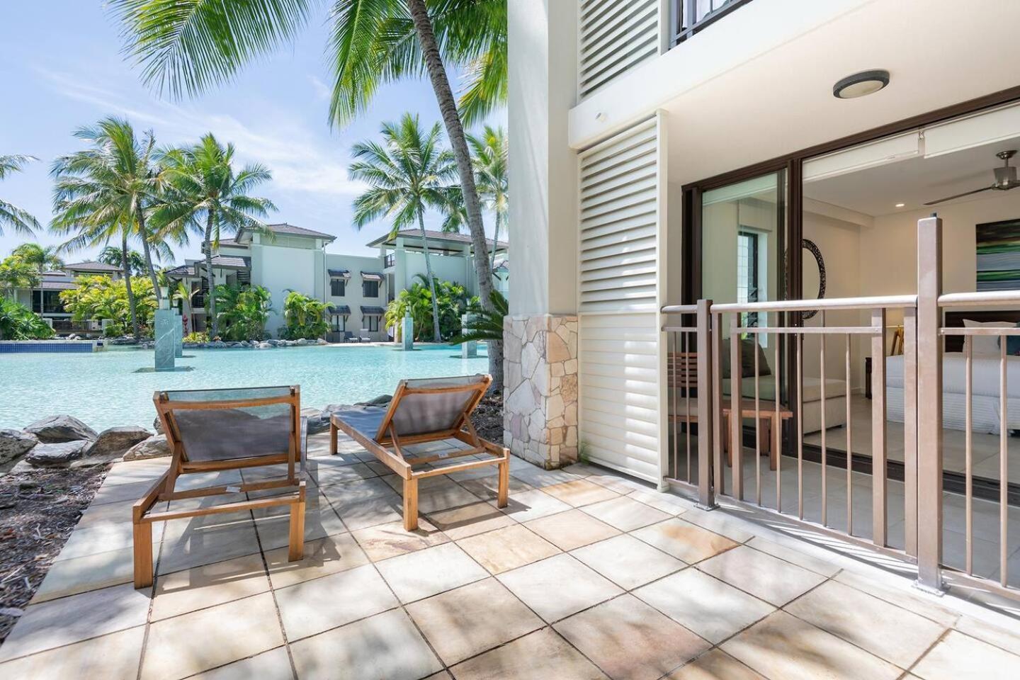 Apartment Poolside Relaxation - Retreat With Access *