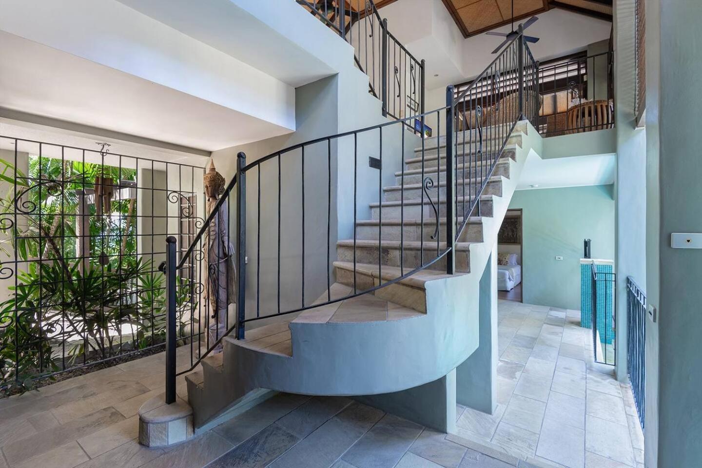 Coco - Mediterranean-style Pool Oasis Port Douglas