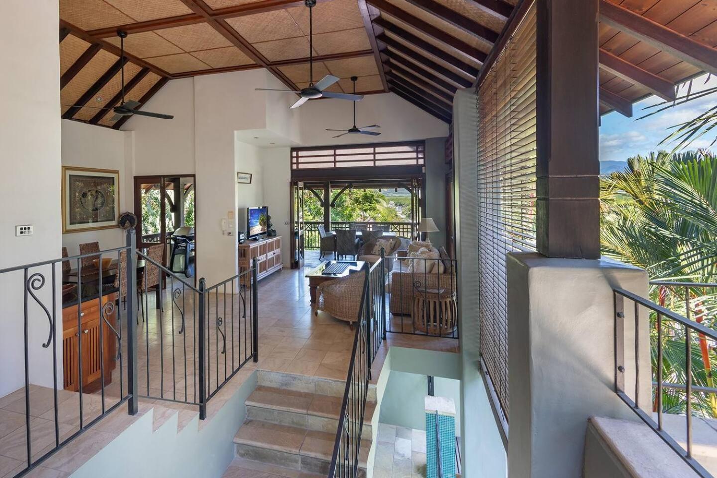 Villa Coco - Mediterranean-style Pool Oasis
