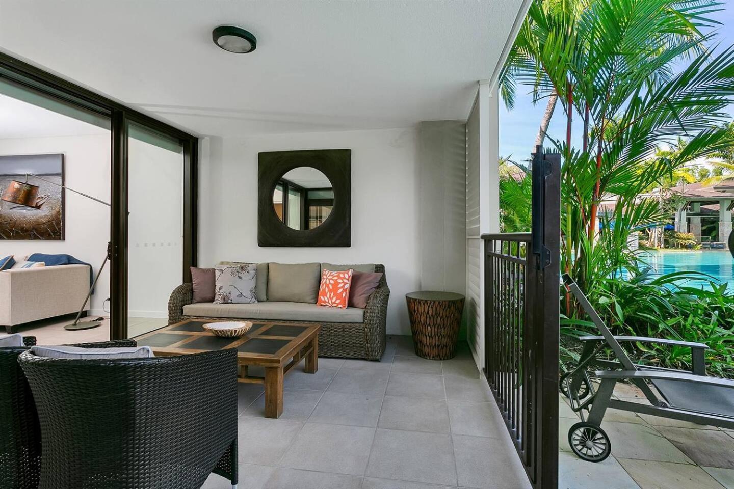 'aqua Oasis' Swim-out Sanctuary Port Douglas