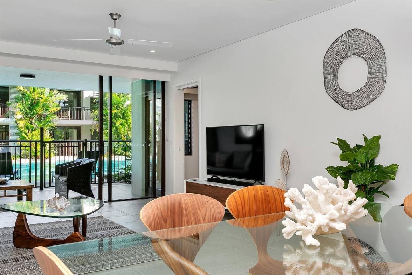 'aqua Oasis' Swim-out Sanctuary Apartment