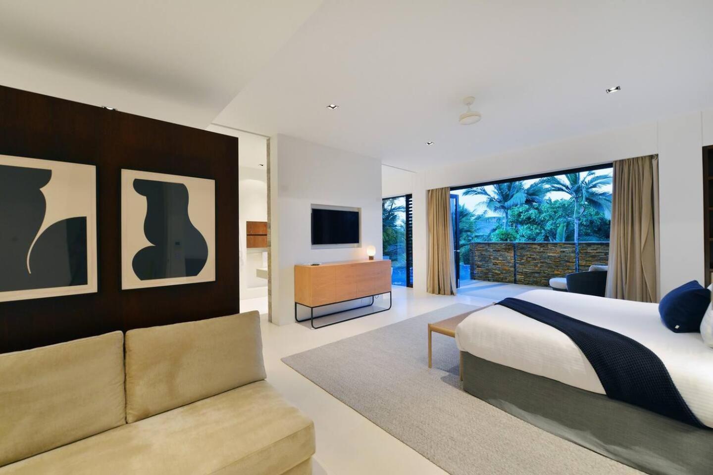 Villa 61 Street—a Poolside For Four Port Douglas