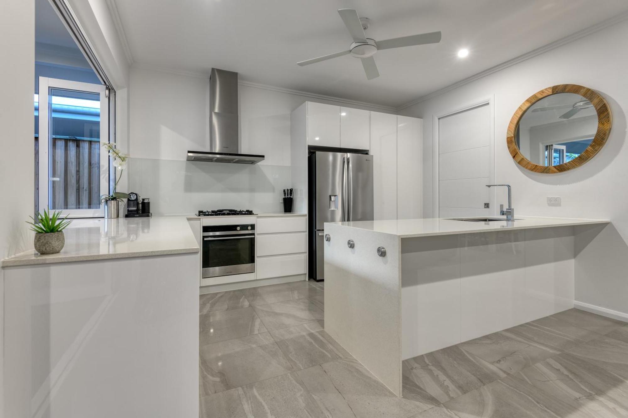 Luxury Retreat On Mudlo, 4 Bedroom With Pool