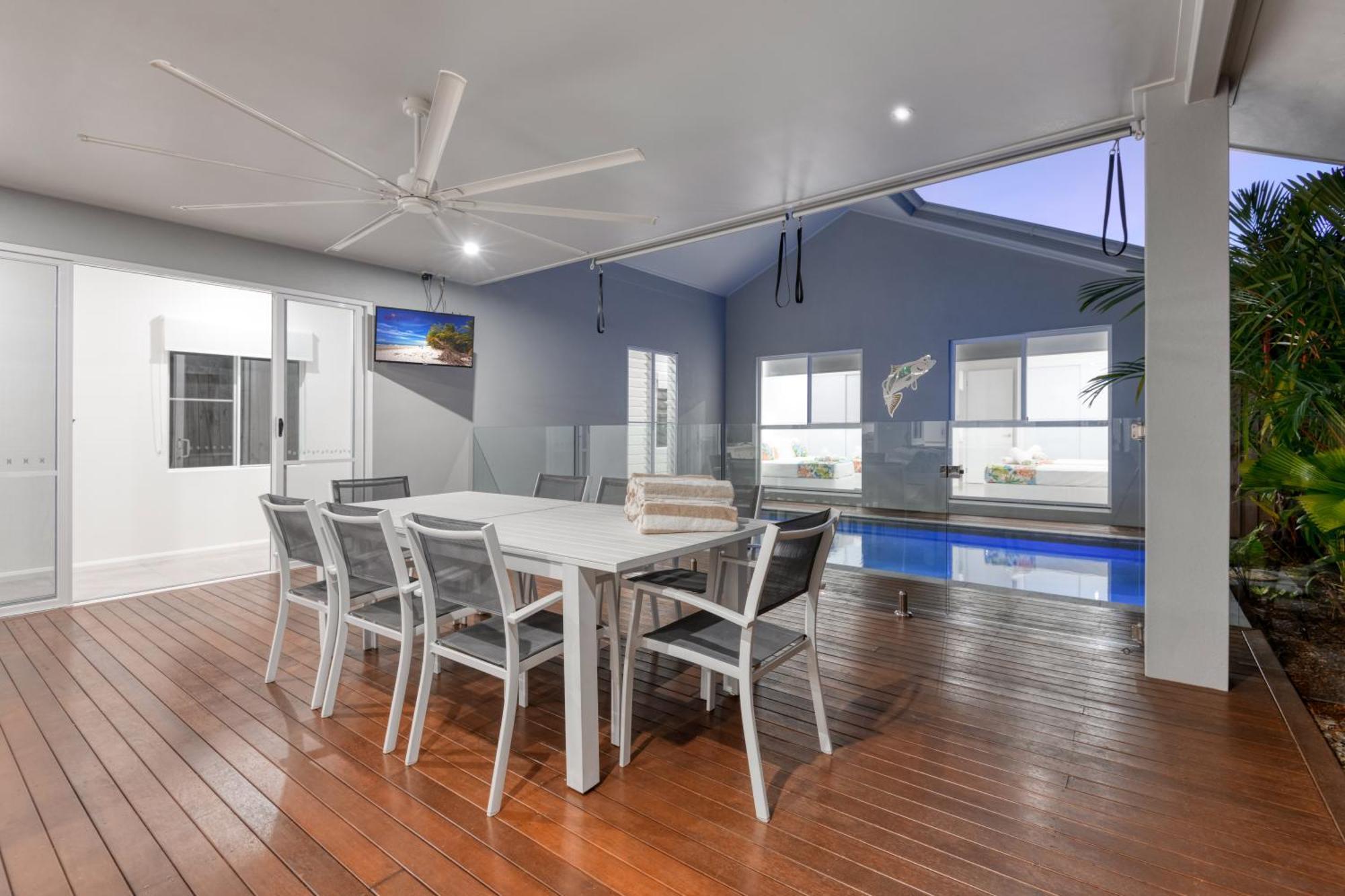 Luxury Retreat On Mudlo, 4 Bedroom With Pool