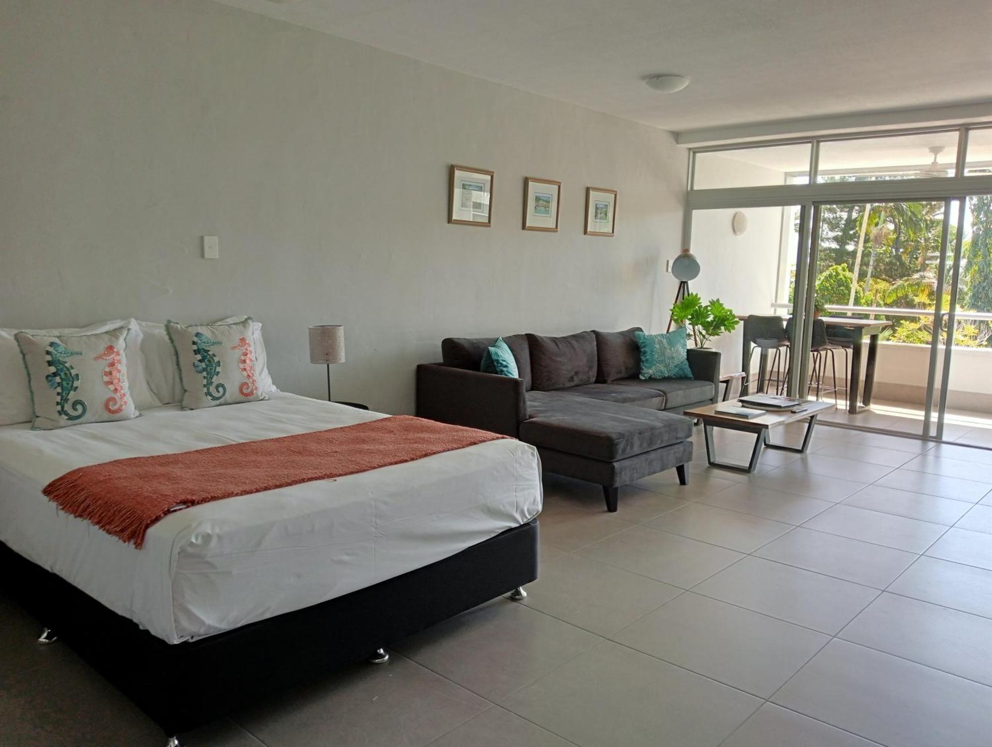 Club Tropical - Official Onsite Reception & Check In Aparthotel 4*