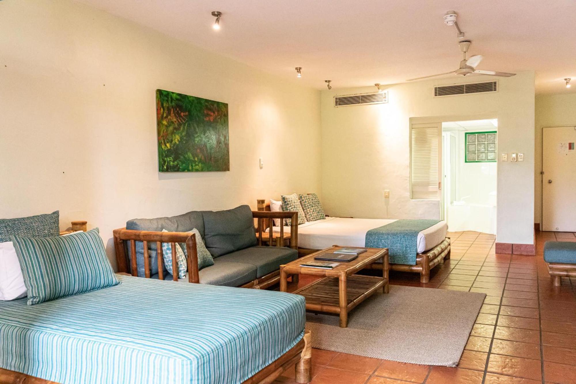 Aparthotel Club Tropical - Official Onsite Reception & Check In Port Douglas