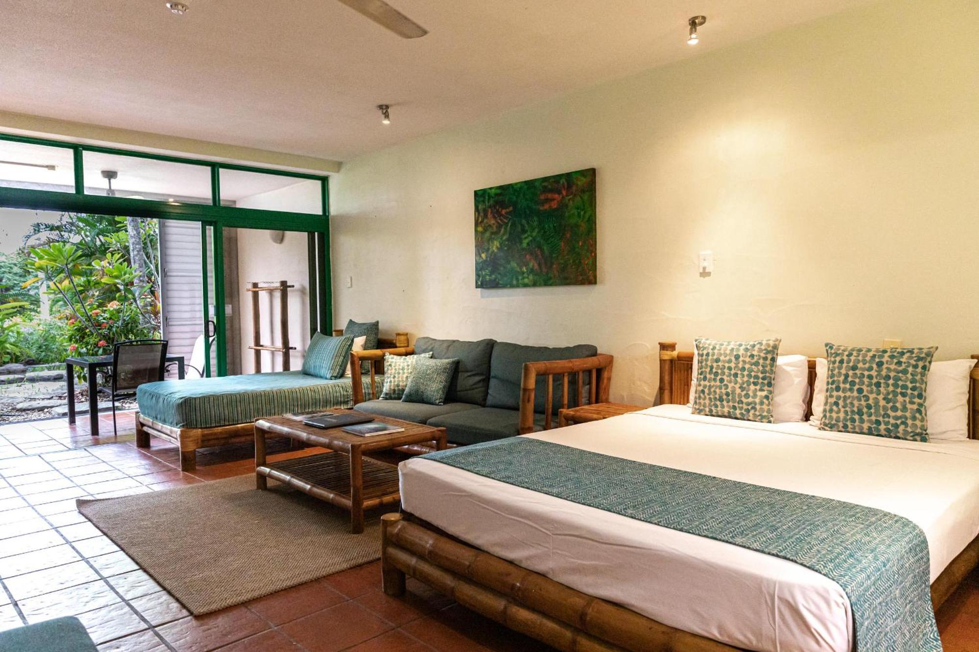 Club Tropical - Official Onsite Reception & Check In Aparthotel 4*