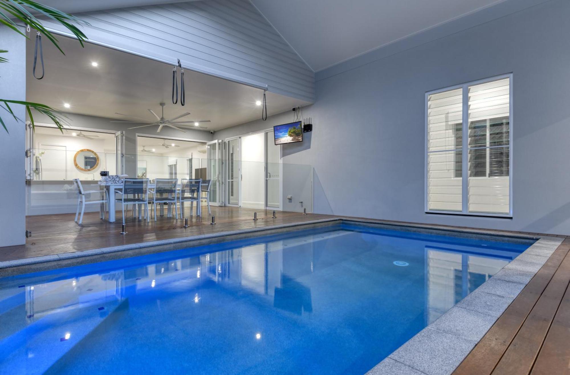 Luxury Retreat On Mudlo, 4 Bedroom With Pool Holiday home