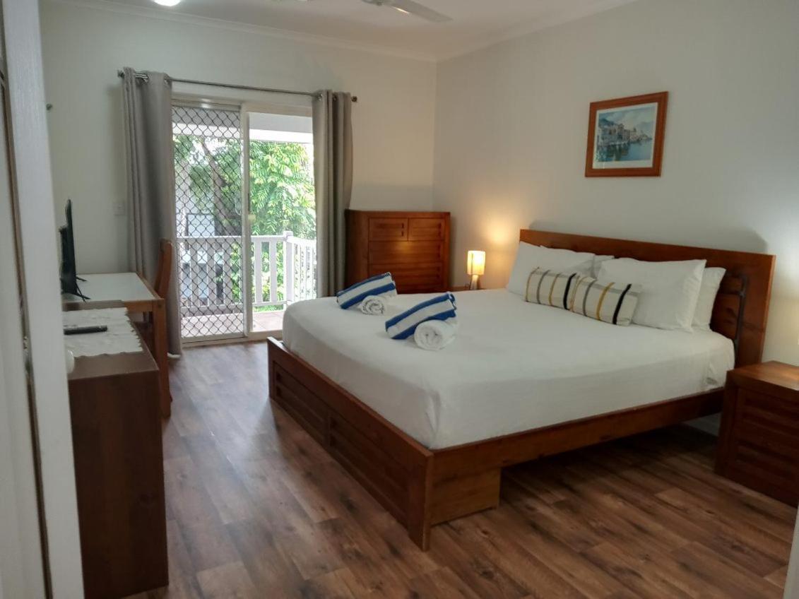 Modern 2 Bedroom Townhouse - Four Mile Escapes Port Douglas