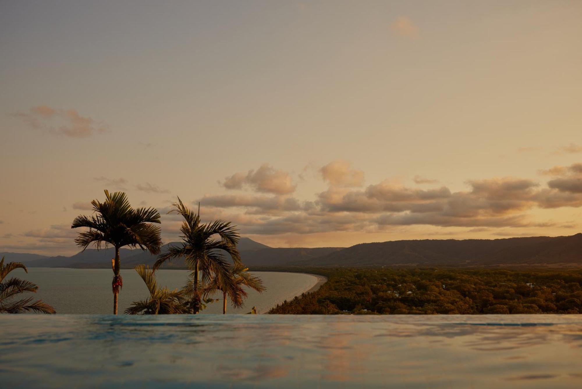 Villa 'the Edge' Unique Luxury Experience Port Douglas