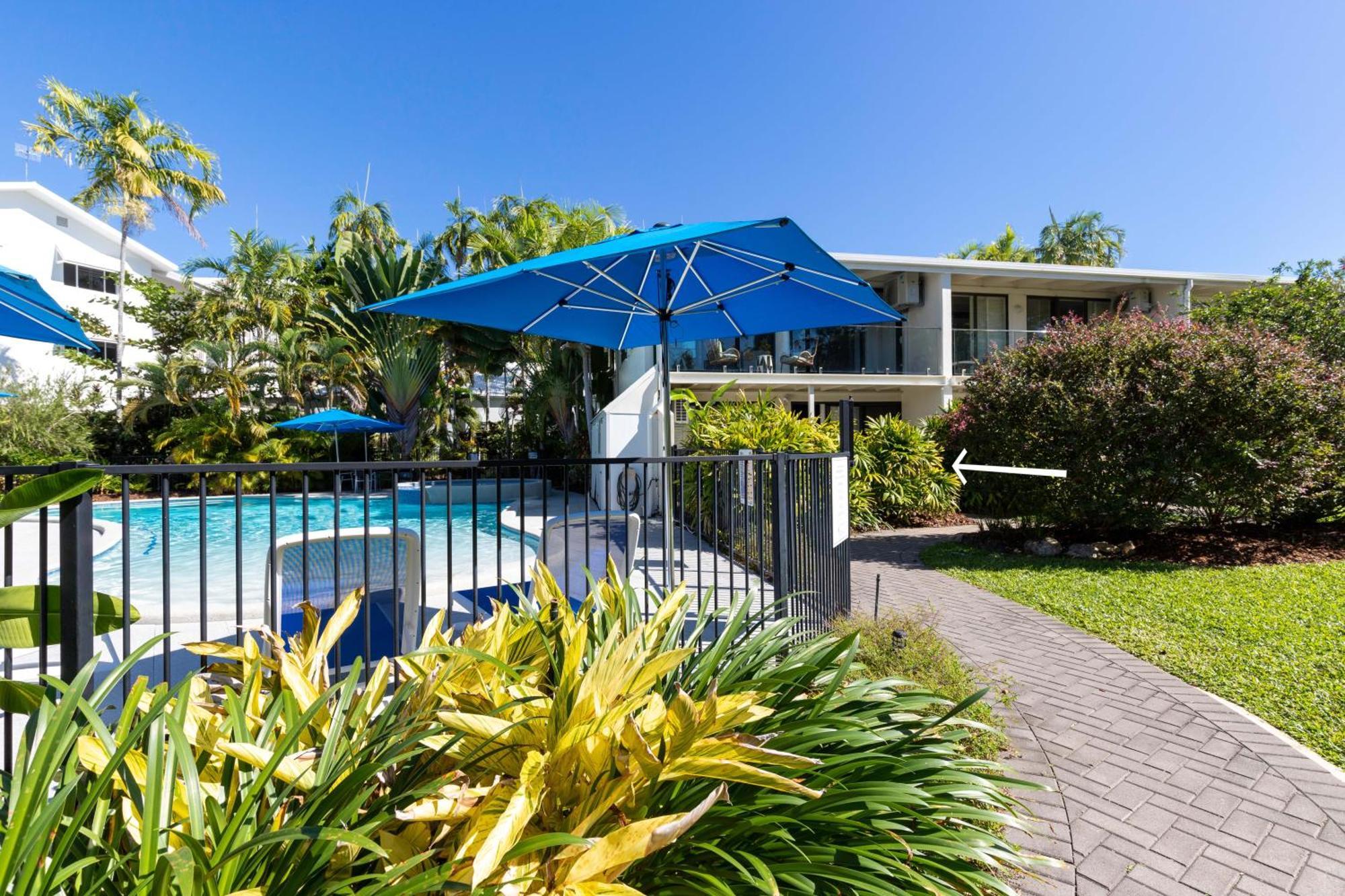 Retreat Serene - Poolside On The Esplanade