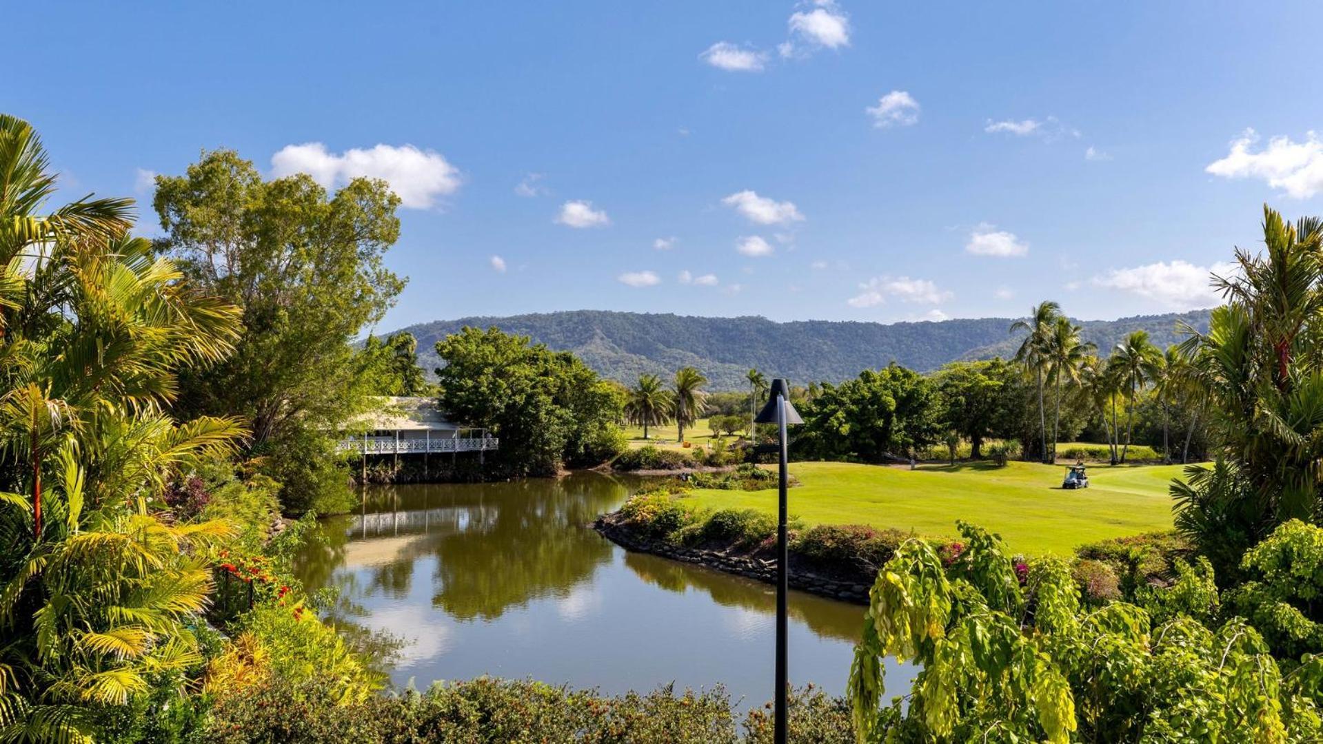 Escape * Port Douglas