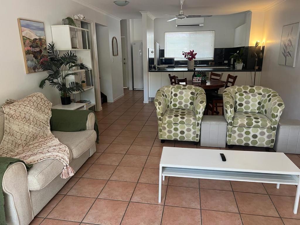 Holiday home Modern 2 Bedroom Townhouse - Four Mile Escapes